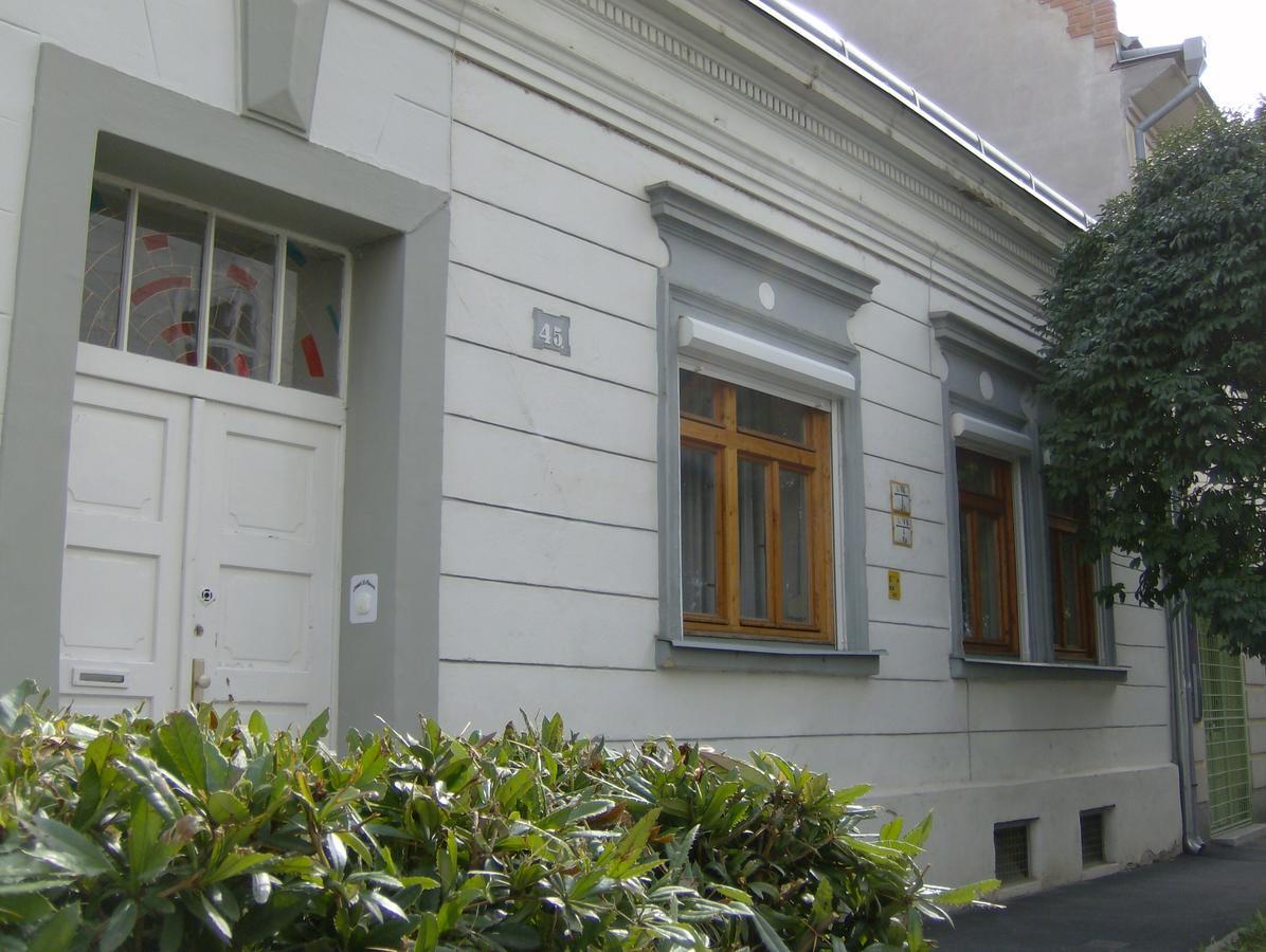 佩奇 Csapd Le Csacsi Vendeghaz酒店 外观 照片